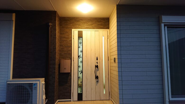 新築で唯一の後悔はポイントは「玄関」。玄関照明で人感センサーの設置は必須