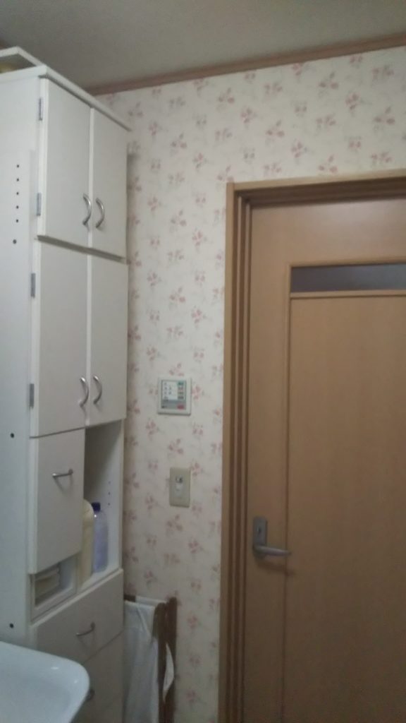 トイレと脱衣所に花柄のクロスを。柄物のクロスを選ぶ時のポイント