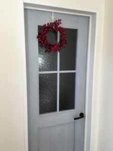 高気密高断熱の家の落とし穴。デザインで選んだ内装ドアはしまりが悪い