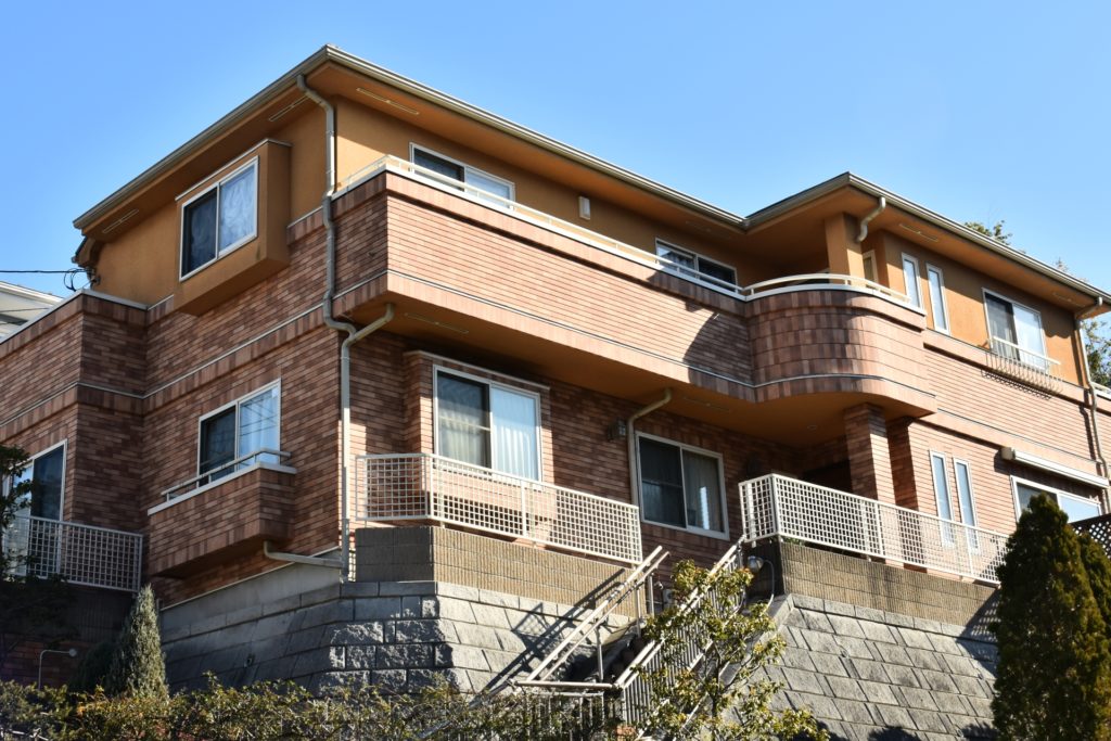 INAXのタイル外壁は素材そのものの特性を追及。耐震性がクリアできれば美観で勝る