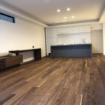 仕切りのない間取りで必要な間取りや設備。暖房は蓄熱暖房機で乗り切る