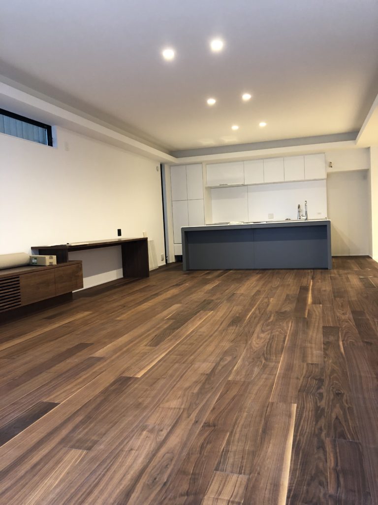 仕切りのない間取りで必要な間取りや設備。暖房は蓄熱暖房機で乗り切る