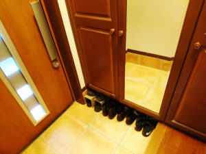 靴箱の下は、図面では分からない。家づくりで一番怖いのは「思い込み」