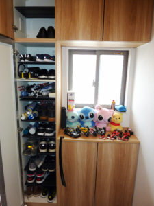 靴の収納スペースは多いが、寸法が微妙。コの字型の靴箱は使い勝手が悪い？