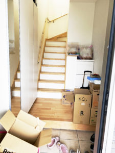 靴の収納力は150個。子供も扱いやすい玄関だが、大誤算は靴以外の収納スペース