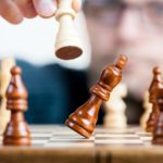 ダウンライトは相応しい場所に設置する。ブームを無視する選択肢もあり