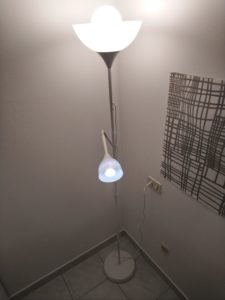 IKEAのノートは無駄がない、読書と寝室の雰囲気を邪魔せずスマート