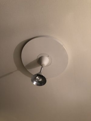 SC-LT200の進化版、スピーカー搭載LEDシーリングライトはカフェで仕事がはかどる人に最適