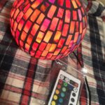 PRISMATEのイルミテーションライトはステンドグラスで多種多様な16色の光が楽しめる