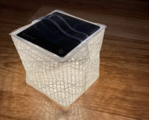 持って運んで折り畳めるランタンは災害時にあると安心する、CARRY THE SUN