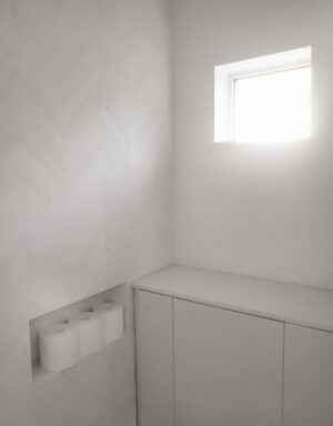 トイレの窓はなくても良い?居心地の良い空間を作るコツは奥行き感を感じる事