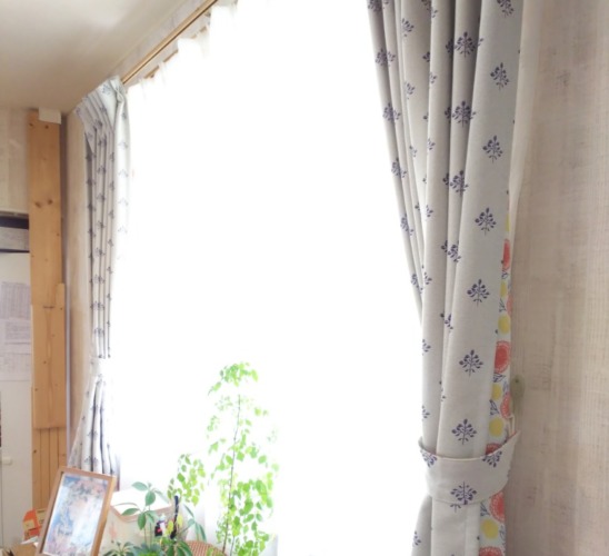 個性的だけどセンス良い、遊び心があるカーテン「ブランシュ　ナチュラル」