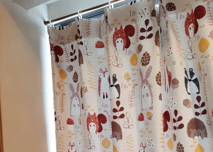 強すぎる西日にはレースカーテンよりニトリの遮光3級カーテン「ミーナ」で断熱対策