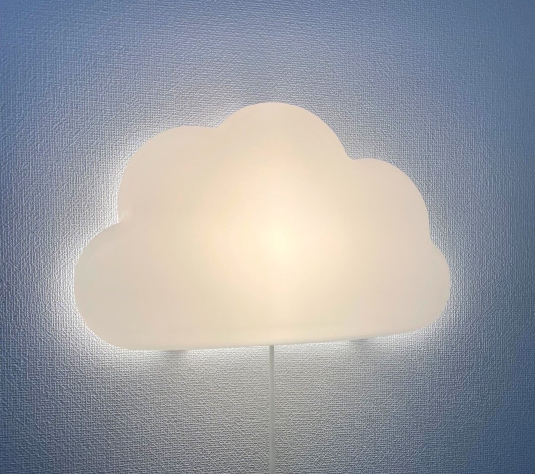 IKEAのウップリストは壁に雲が浮かぶ。子供にはもったいない大人仕様のライト